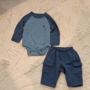 GAP Baby Blue & Cargo Sweatpants Bodysuit
